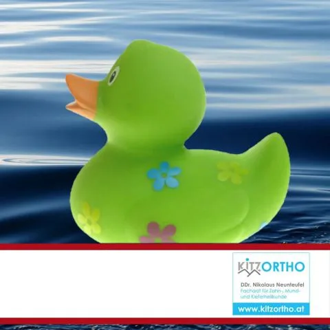 Sponsorenente 7 des Entenrennens 2016 mit Sponsorenlogo